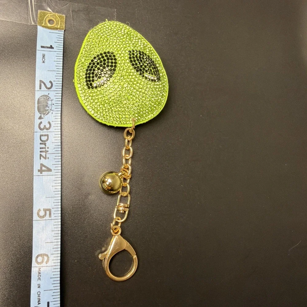 Extraterrestrial Crystal‎ Bejeweled Keychain - Alien Head Gold Green